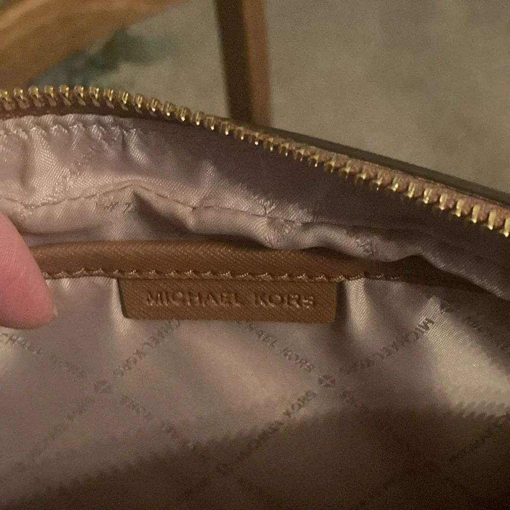 Michael Kors Jet Set Crossbody Bag Like New!